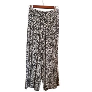 H&M Black and Off-White Women's Pants Size SMALL "leopard" print